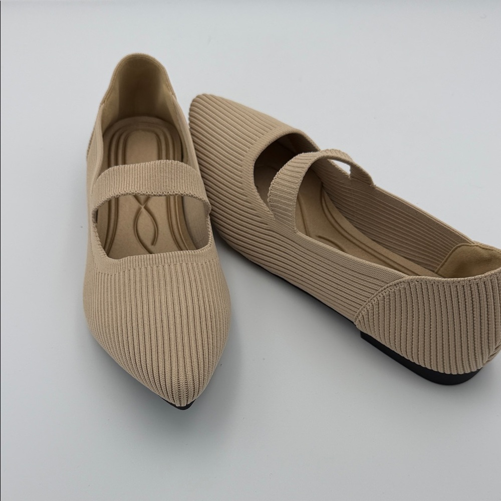 Elegant Beige Women's Flats